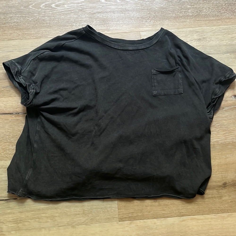 lightweight crop top